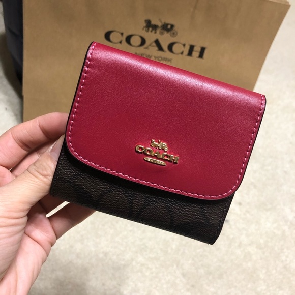 coach wallet - Picture 2 of 4